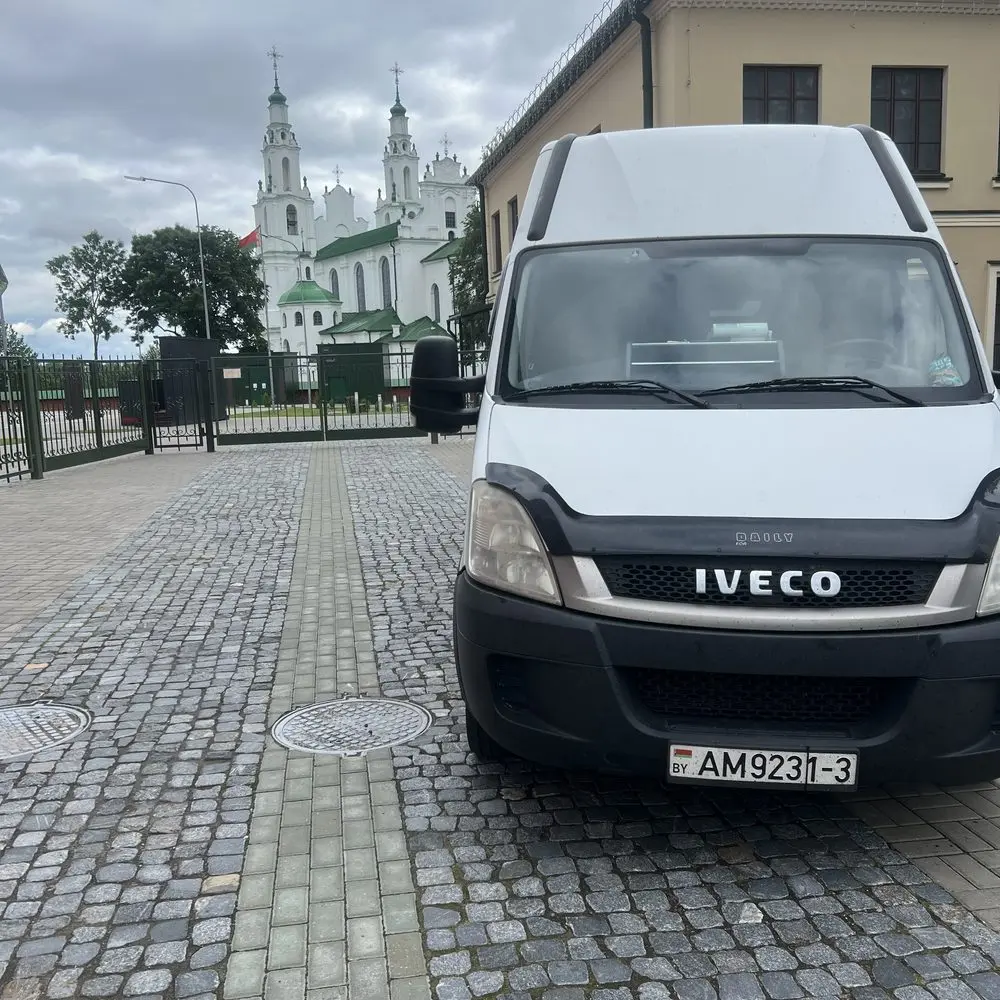 Фургон IVECO Daily «Груз+» на выезде по заказу